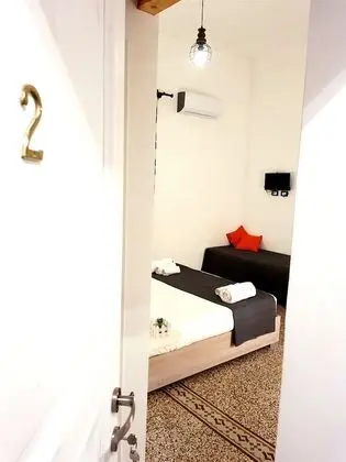 Standard Tek Büyük Yataklı Oda (2)