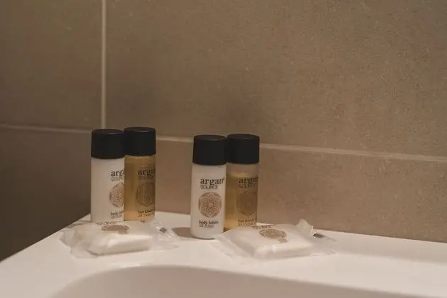Junior Süit, Teras