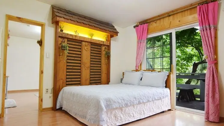 Family Tek Büyük veya İki Ayrı Yataklı Oda