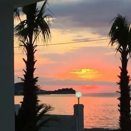 Tek Büyük Yataklı Oda (Sea View Front)