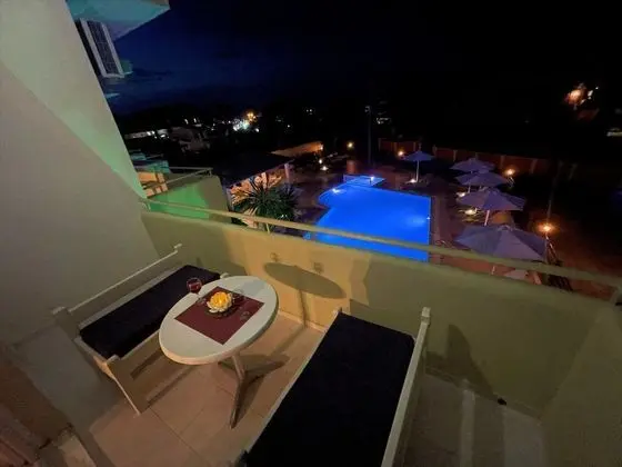 Deluxe Üç Kişilik Oda, Buzdolabı ve Mikrodalga