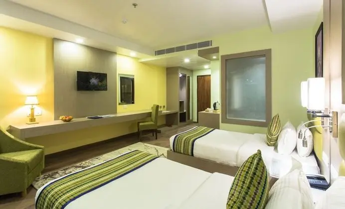 Deluxe Tek Büyük veya İki Ayrı Yataklı Oda, 1 Yatak Odası, Havuz Manzaralı