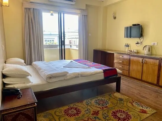 Deluxe Tek Büyük Yataklı Oda