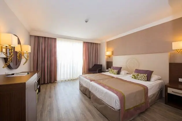 Standard Tek Büyük veya İki Ayrı Yataklı Oda (Adults Only)