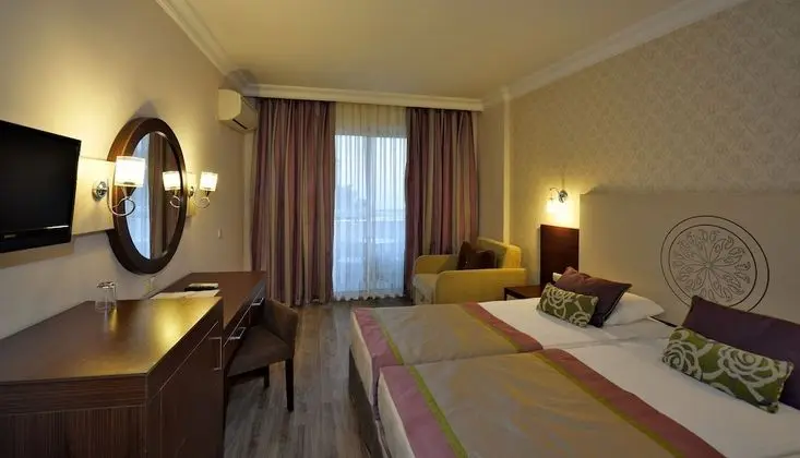 Standard Tek Büyük veya İki Ayrı Yataklı Oda (Adults Only)