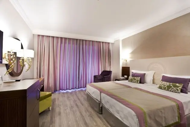 Standard Tek Büyük veya İki Ayrı Yataklı Oda (Adults Only)