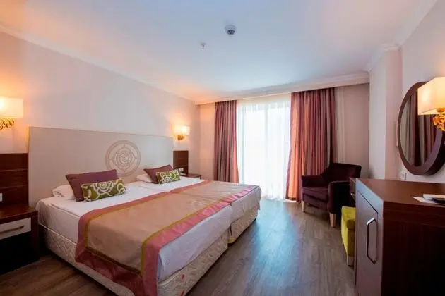 Standard Tek Büyük veya İki Ayrı Yataklı Oda (Adults Only)