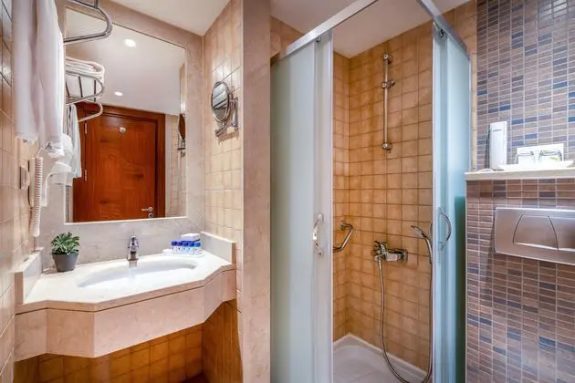 https://images.etstur.com/imgproxy/resize/2560x1440/files/images/hotelImages/etsrooms/678/Villa_Side_Hotel_20251110122231_5.jpg