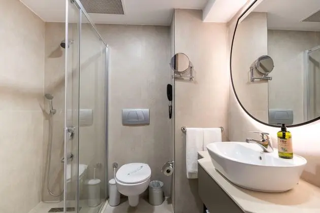 https://images.etstur.com/imgproxy/resize/2560x1440/files/images/hotelImages/etsrooms/512801/Side_Breeze_Hotel_20250522143029_0.jpg