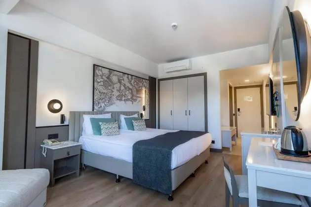 https://images.etstur.com/imgproxy/resize/2560x1440/files/images/hotelImages/etsrooms/512801/Side_Breeze_Hotel_20250522143031_7.jpg