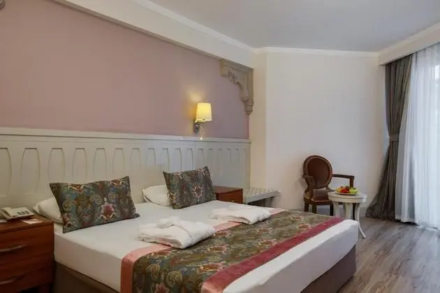 Deluxe Dört Kişilik Oda