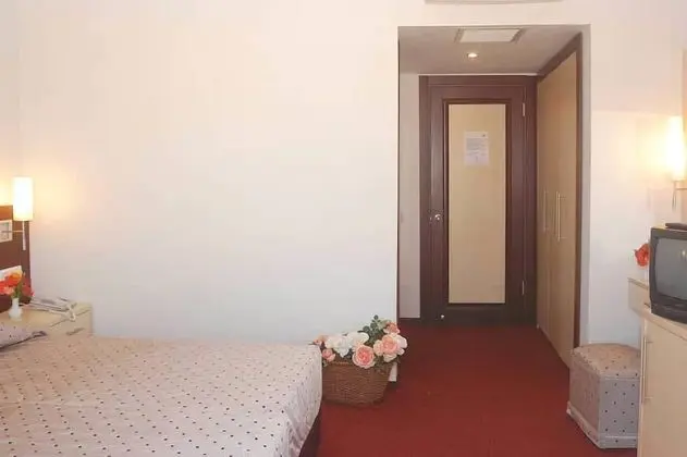 Ekonomi 1 Çift Kişilik Yatak