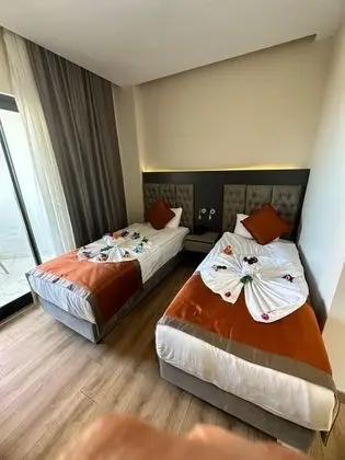 Çift Kişilik, Havuz veya Bahçe Manzaralı, Balkonlu