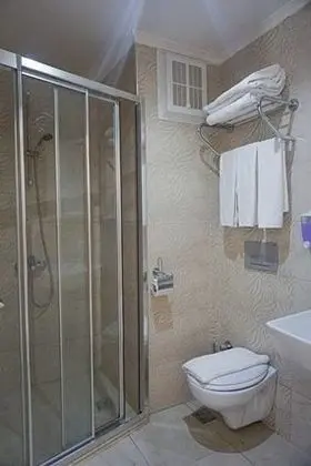 Standart Oda, Kara Manzaralı, Balkonlu