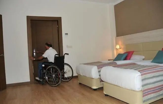 Standard Tek Büyük veya İki Ayrı Yataklı Oda, Şehir Manzaralı