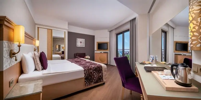 https://images.etstur.com/imgproxy/resize/2560x1440/files/images/hotelImages/etsrooms/677/Villa_Side_Residence_20251110123204_0.jpg