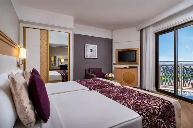 https://images.etstur.com/imgproxy/resize/2560x1440/files/images/hotelImages/etsrooms/677/Villa_Side_Residence_20251110123204_2.jpg