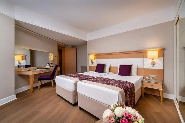https://images.etstur.com/imgproxy/resize/2560x1440/files/images/hotelImages/etsrooms/677/Villa_Side_Residence_20251110123204_5.jpg