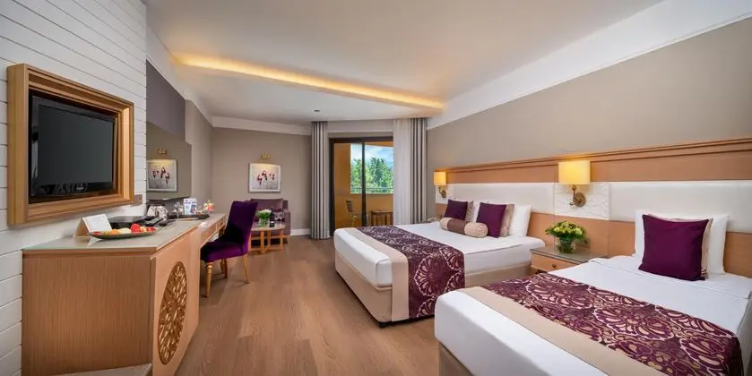 https://images.etstur.com/imgproxy/resize/2560x1440/files/images/hotelImages/etsrooms/677/Villa_Side_Residence_20251119110351_0.jpg