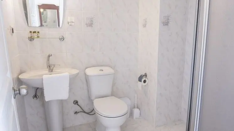 Standard Tek Büyük Yataklı Oda