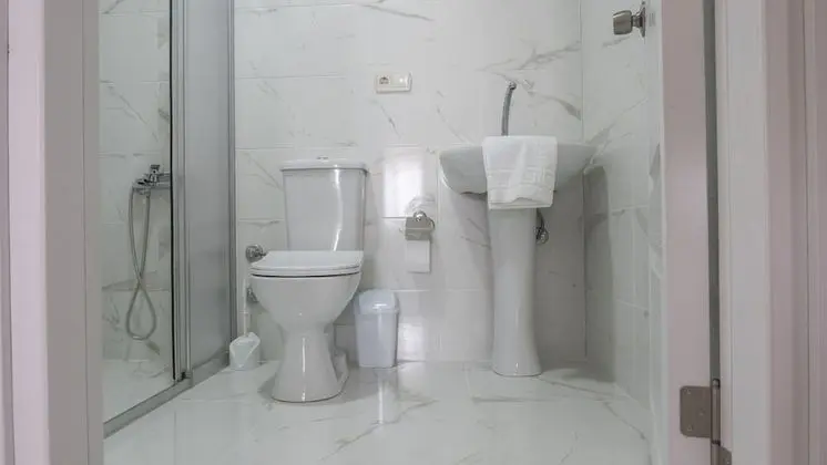 Standard Tek Büyük Yataklı Oda