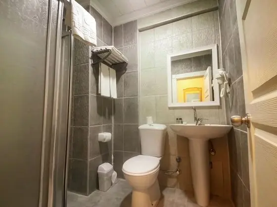 Standard Tek Büyük Yataklı Oda