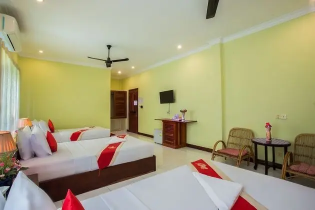 Üç Kişilik Oda (with Aircon - Free Pick up)