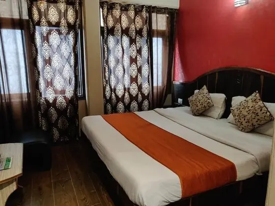 Büyük Yataklı Tek Kişilik Oda