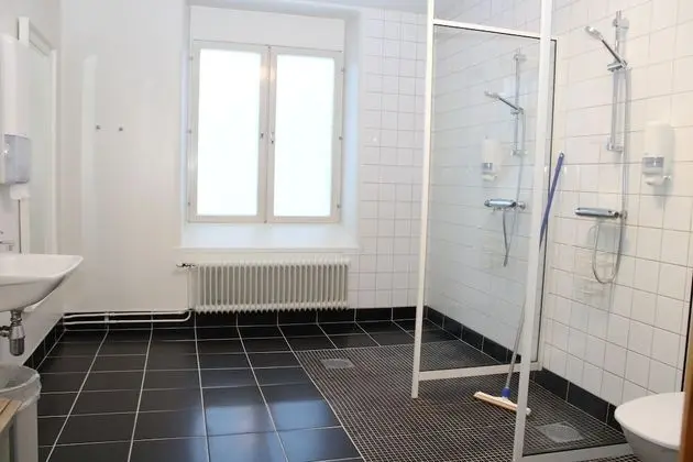 Basic Üç Kişilik Oda, Ortak Banyo