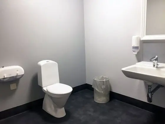 Basic Üç Kişilik Oda, Ortak Banyo