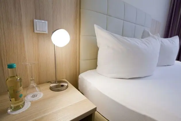 Tek Büyük Yataklı Oda, 1 Büyük (Queen) Boy Yatak, Sigara İçilmez