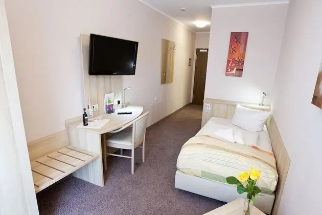 Tek Kişilik Oda, 1 Tek Kişilik Yatak, Sigara İçilmez