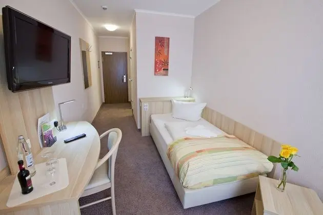 Tek Kişilik Oda, 1 Tek Kişilik Yatak, Sigara İçilmez