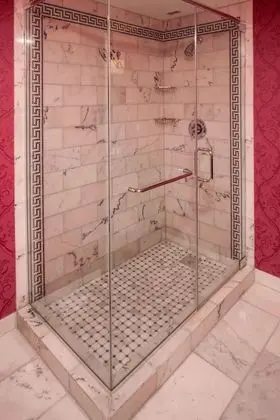 Oda, 1 En Büyük (King) Boy Yatak, Köşe
