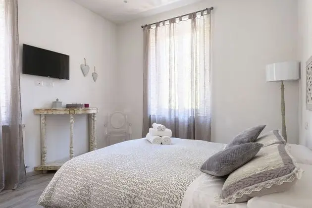 Deluxe Tek Büyük Yataklı Oda (Fontegaia)