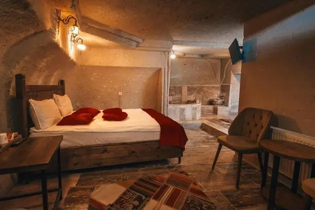Deluxe Cave, 1. Kat