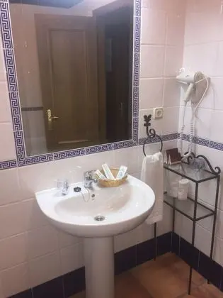 Büyük Yataklı Tek Kişilik Oda