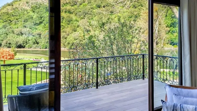 Ultra Suite Cabana
