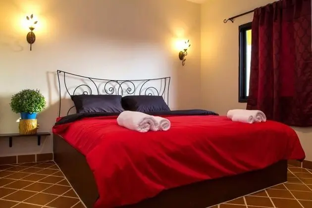 Standard Oda, 1 En Büyük (King) Boy Yatak, Dağ Manzaralı, Avlu