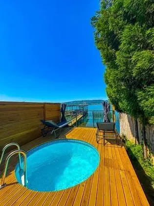 Havuzlu Bungalov