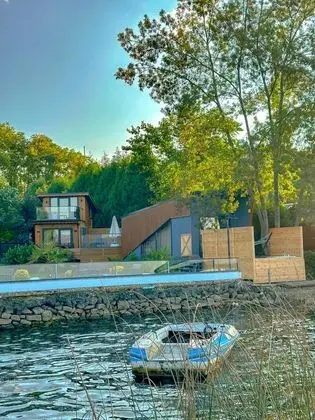 Jakuzili Bungalov