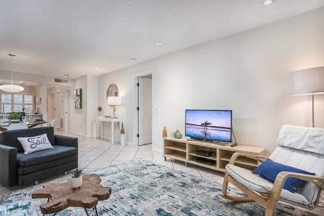 Daire (Siesta Dunes Modern First Floor End U)