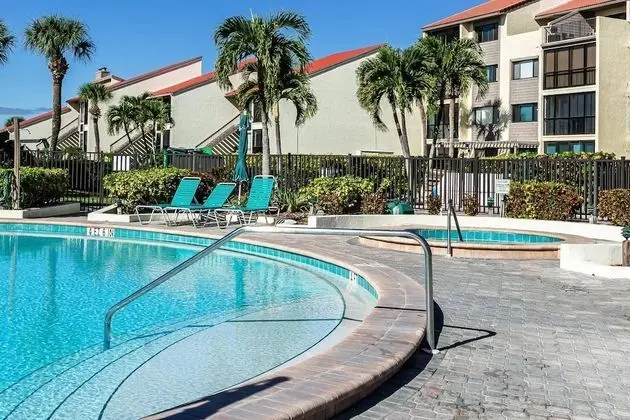 Daire (Siesta Dunes Modern First Floor End U)