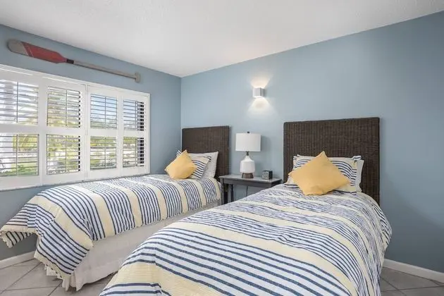 Daire (Siesta Dunes Modern First Floor End U)