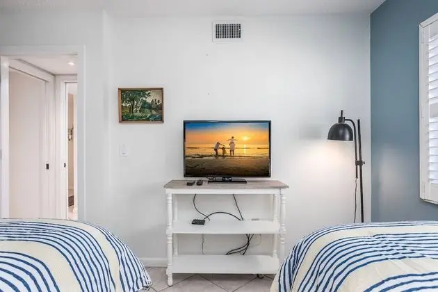 Daire (Siesta Dunes Modern First Floor End U)