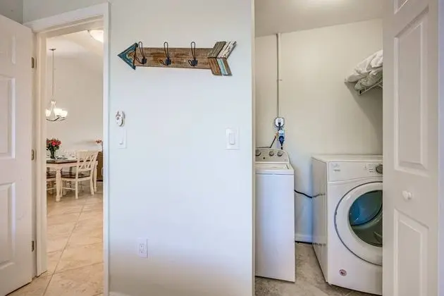 Daire (Siesta Dunes on Siesta Key)