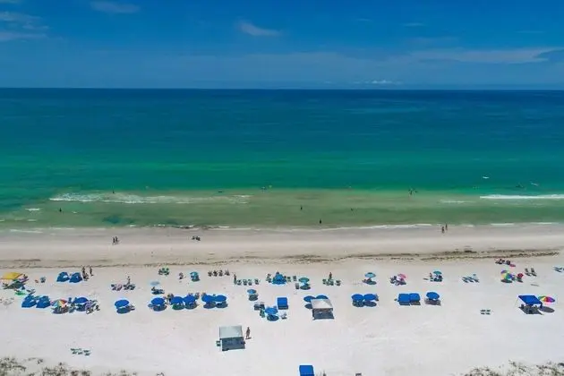 Daire (Siesta Dunes on Siesta Key)