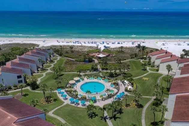 Daire (Siesta Dunes on Siesta Key)