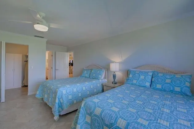 Daire (Siesta Dunes on Siesta Key)