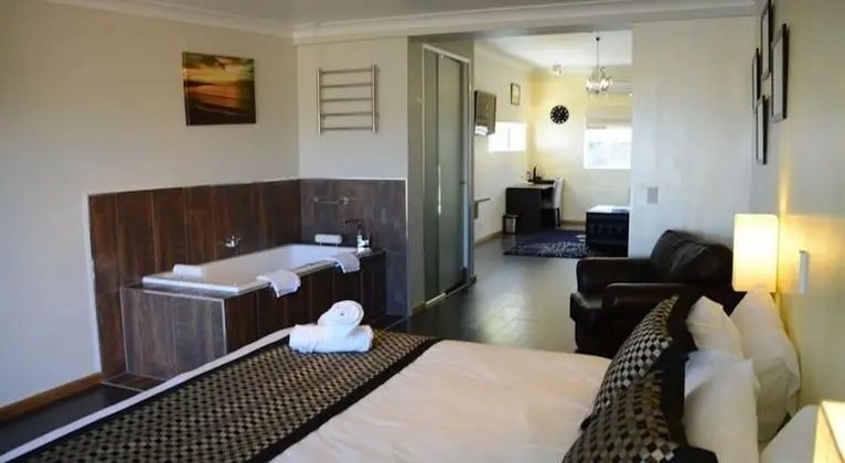 Deluxe Stüdyo Süit, Jakuzi, Göl Manzaralı